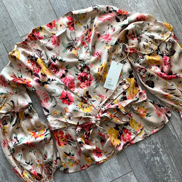 ENDLESS SUMMER WRAPPED UP TOP - Picture 4 of 9